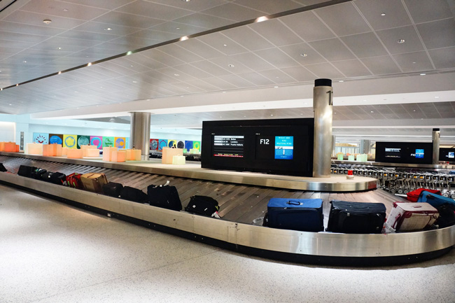 Khu vực nhận hành lý tại sân bay quốc tế Seattle International Airport, bang Washington