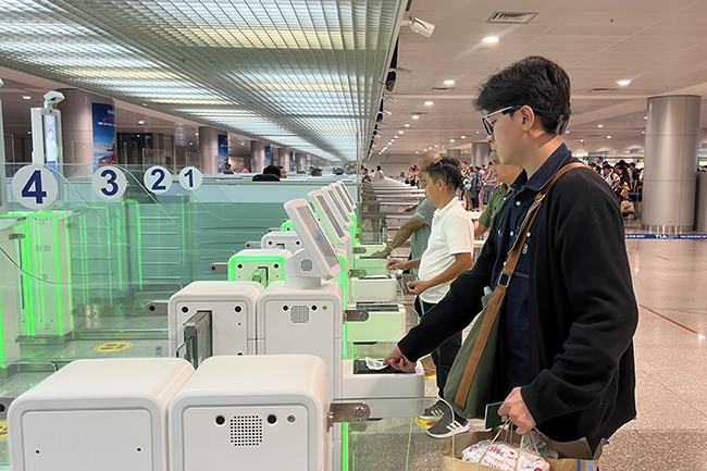 Công ty Thế Hệ Mới | Tư vấn visa du học, du lịch, định cư - Những thay đổi về kiểm soát xuất nhập cảnh đối với công dân Việt Nam từ
