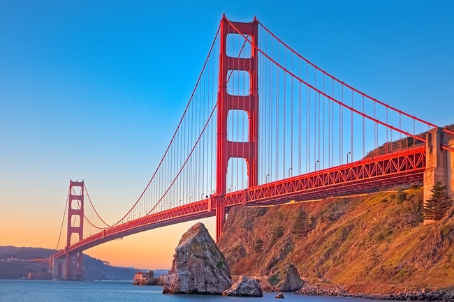 Cầu cổng vàng ở San Francisco, bang California.